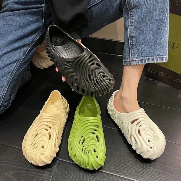 Mens slides - Picture 3 of 8